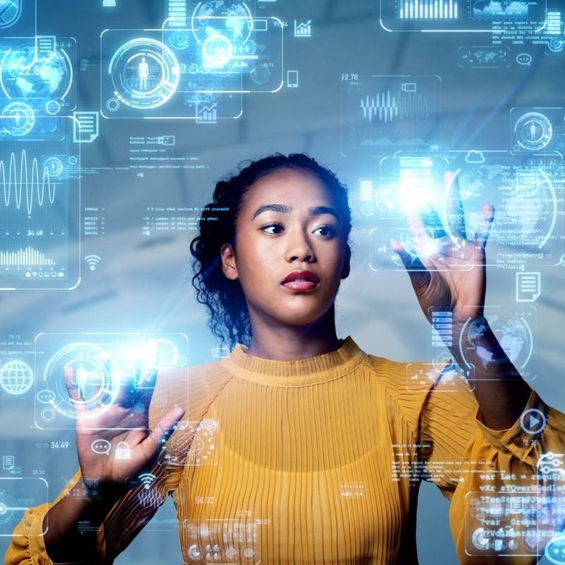 AI Assistant benefits: cost savings, 24/7 availability and automation for small business